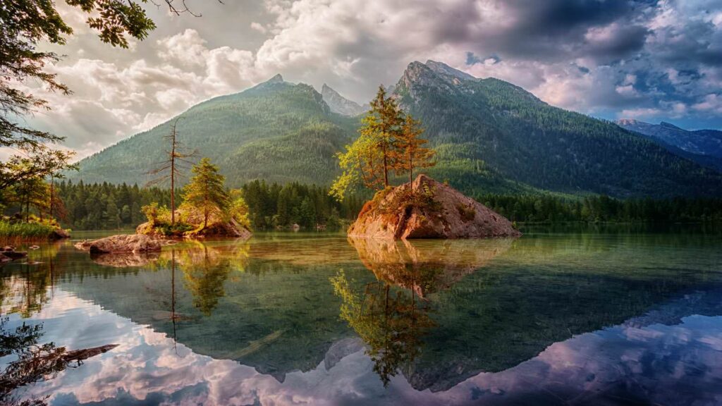 
									Waters nature mountain lake